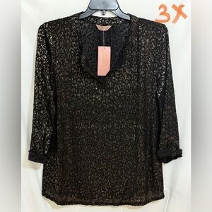 Elegant Black Blouse with Timeless Style